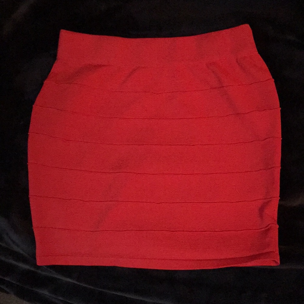 🤍 Wet Seal Bandage Mini Skirt – Size Medium 🤍